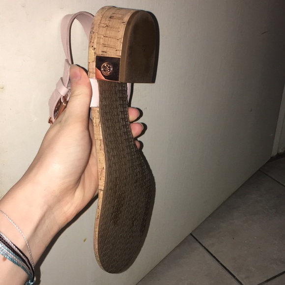 Michael Kors thong sandals - Picture 6 of 8